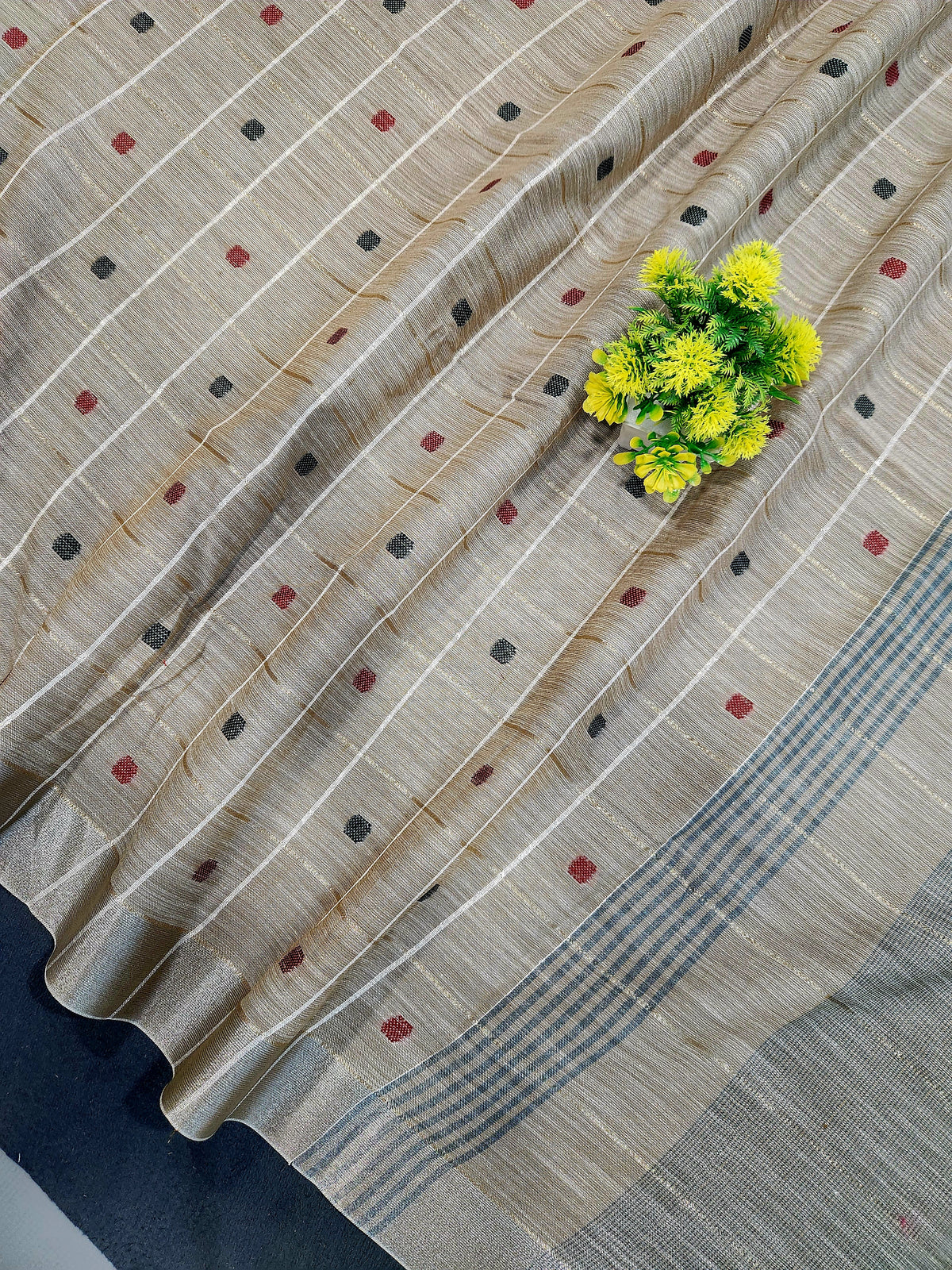 Soft Linen Cotton Saree With Classical Checks Pattern -Coffee