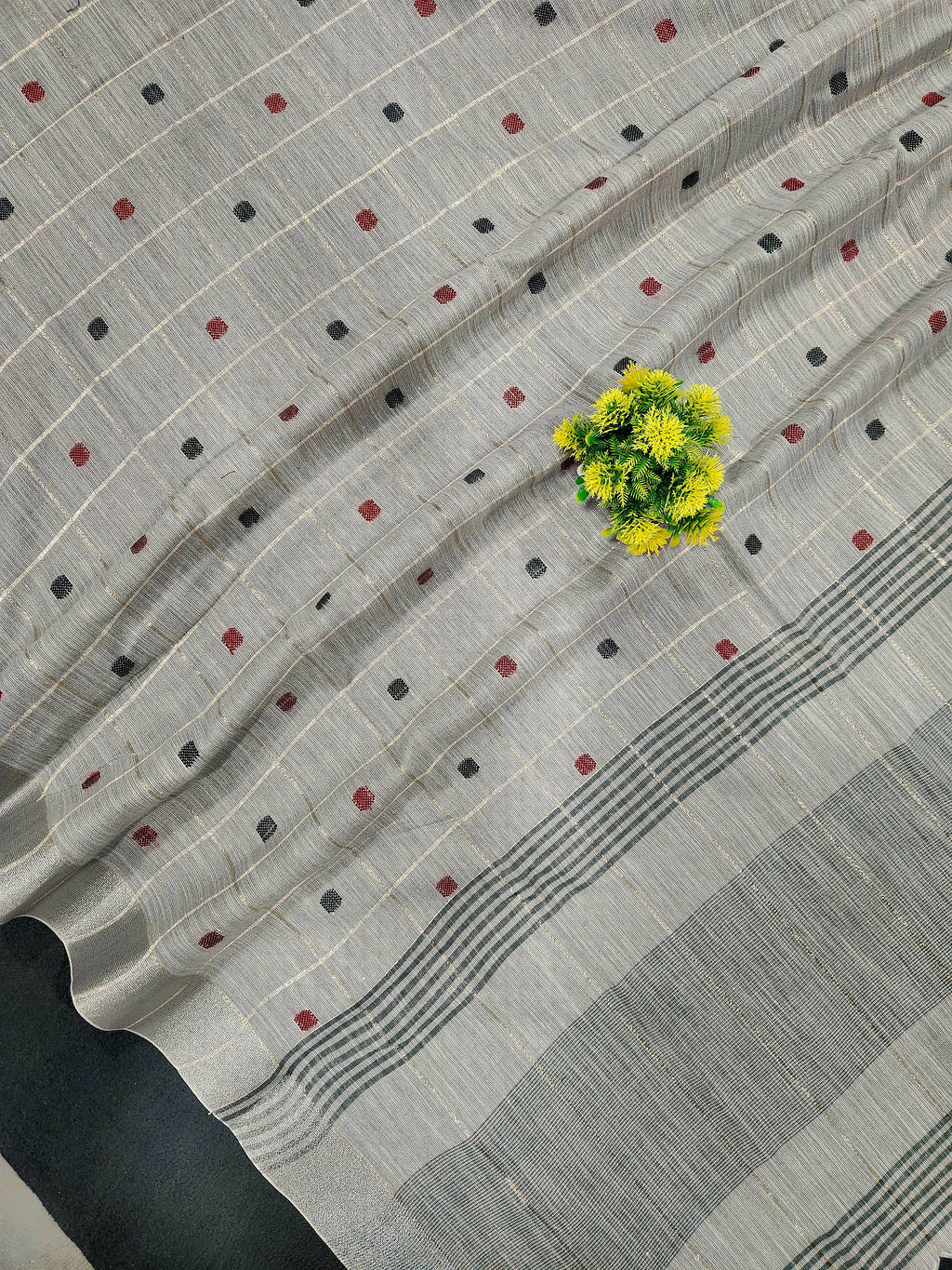 Soft Linen Cotton Saree With Classical Checks Pattern -Grey