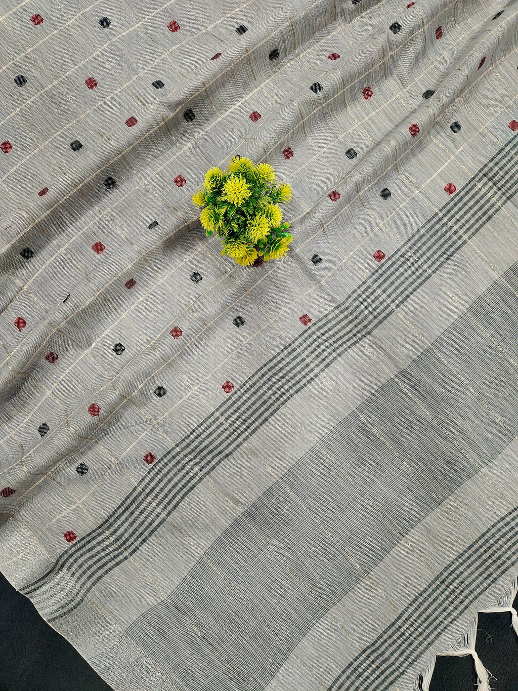 Soft Linen Cotton Saree With Classical Checks Pattern -Grey