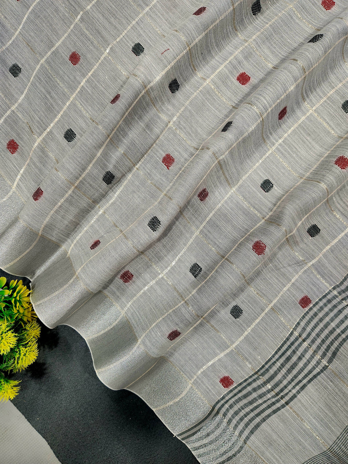 Soft Linen Cotton Saree With Classical Checks Pattern -Grey