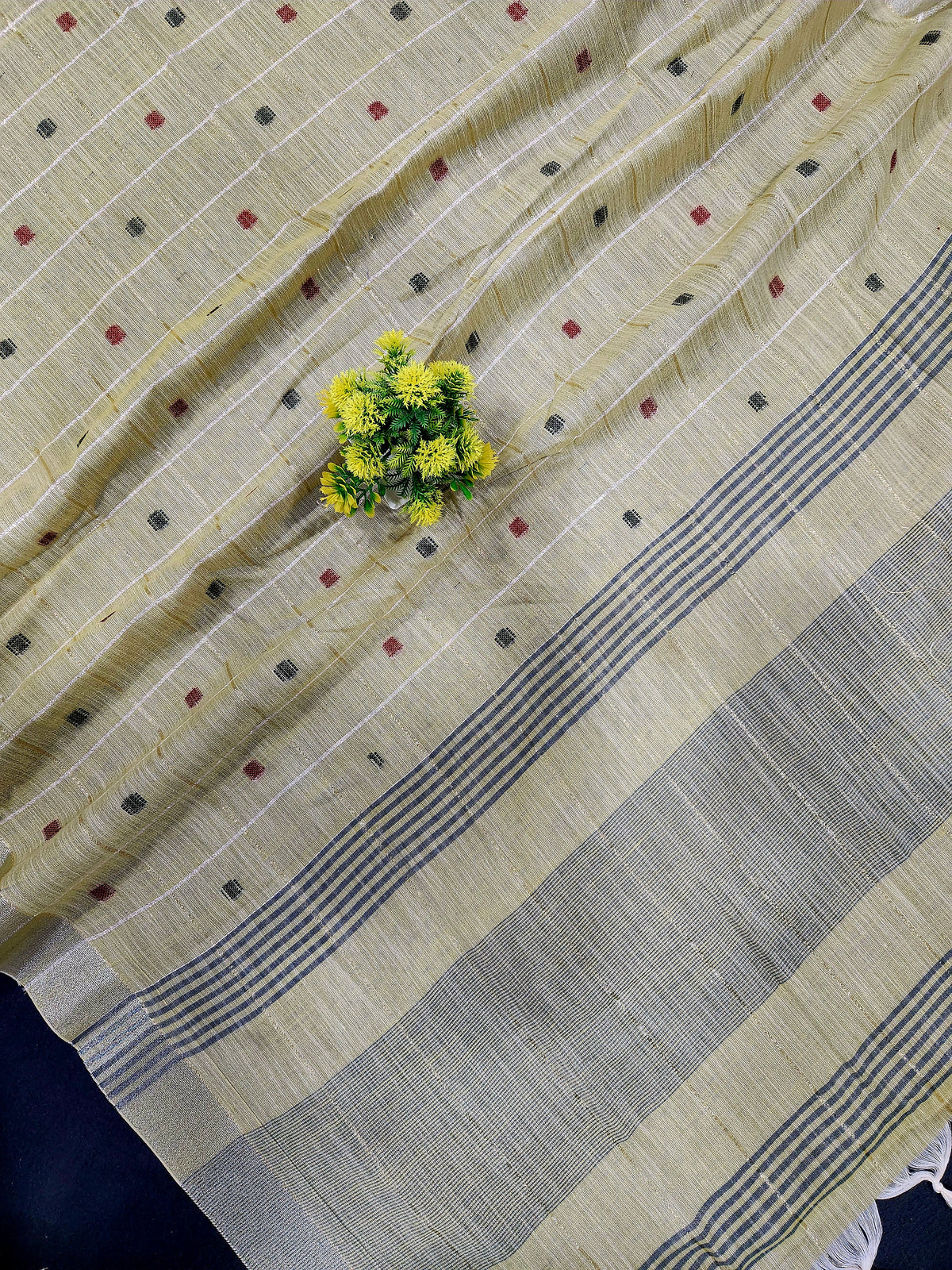 Soft Linen Cotton Saree With Classical Checks Pattern -lemon Yellow