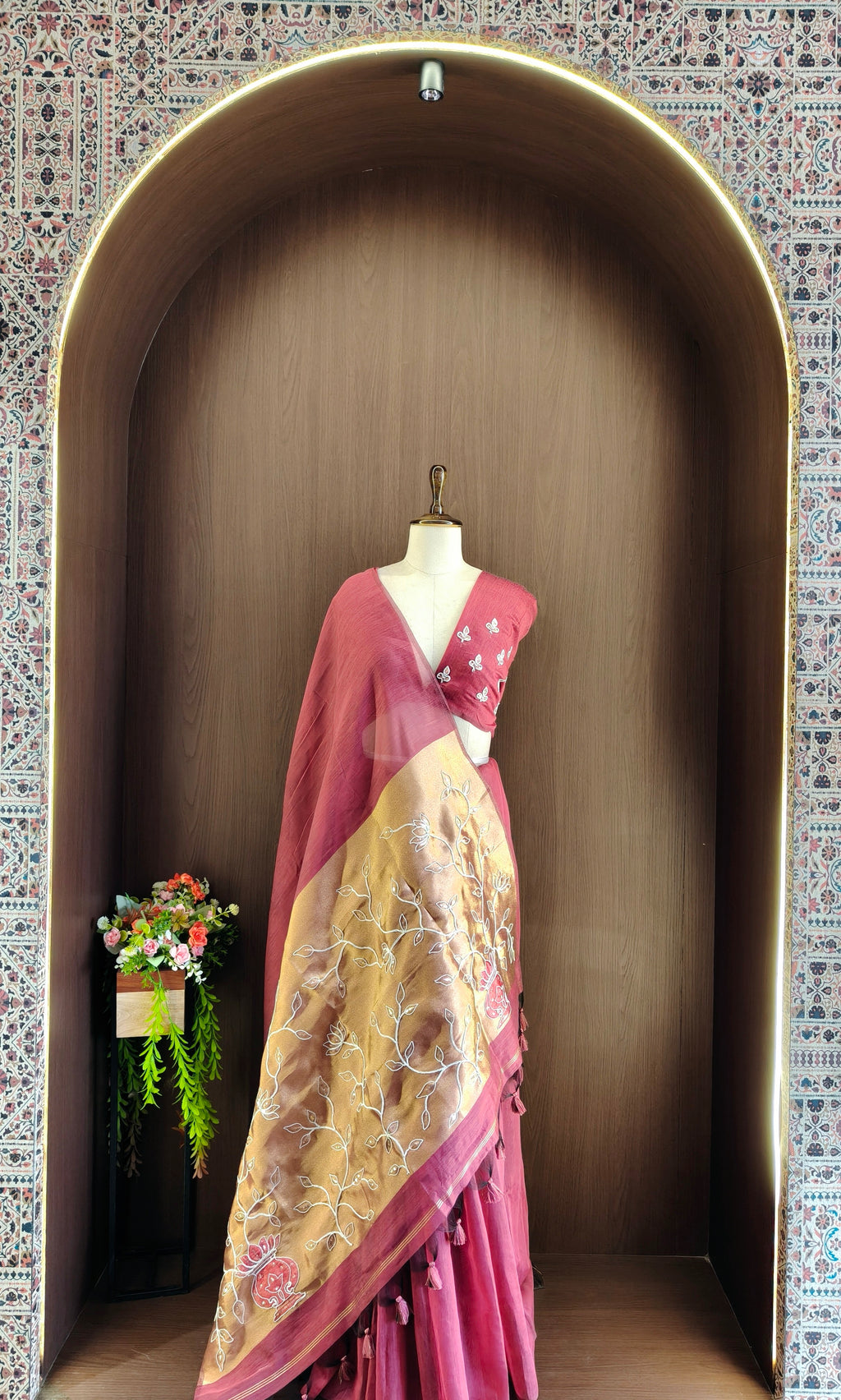 Organza Silk Saree with Heavy Gold Zari Floral Pallu & Embroidery Blouse -Pink