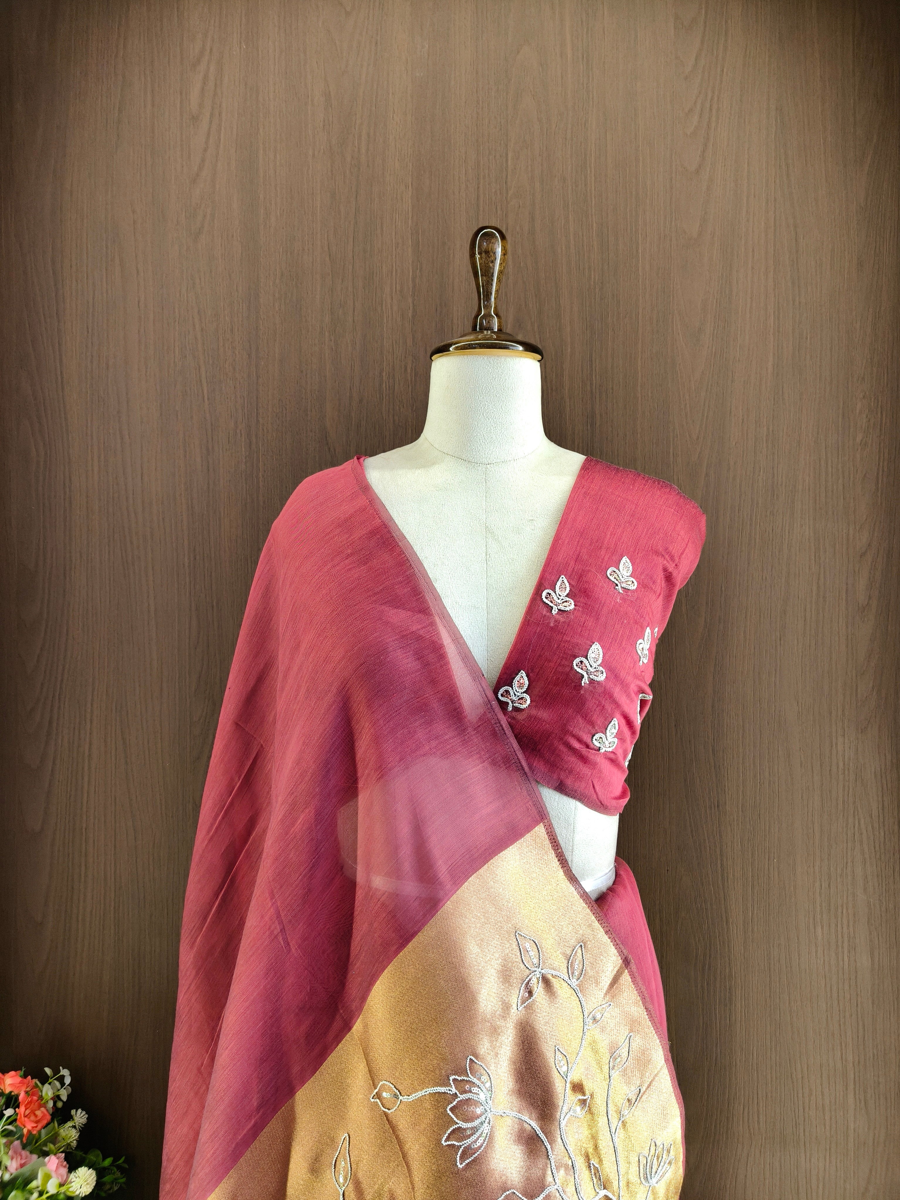 Organza Silk Saree with Heavy Gold Zari Floral Pallu & Embroidery Blouse -Pink