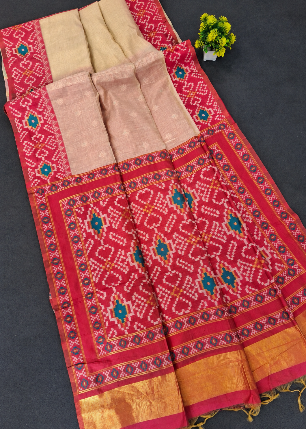 Ikkat Inspired Patola Soft Cotton Saree - Pink