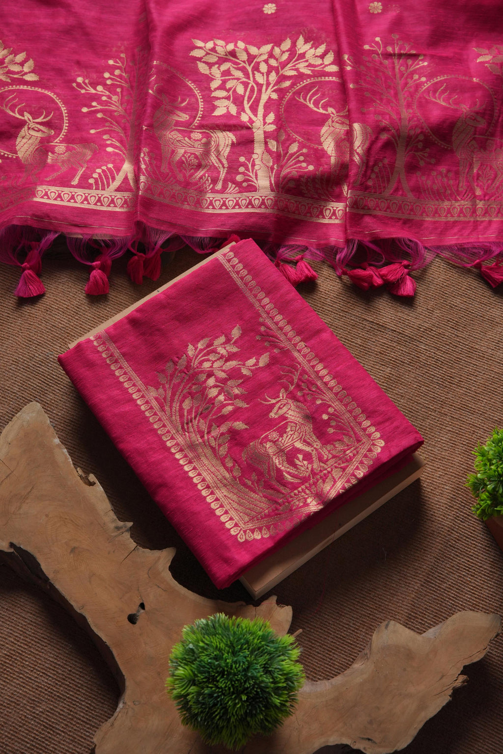 Linen Muslin Golden Zari Unstitched Suit-Pink