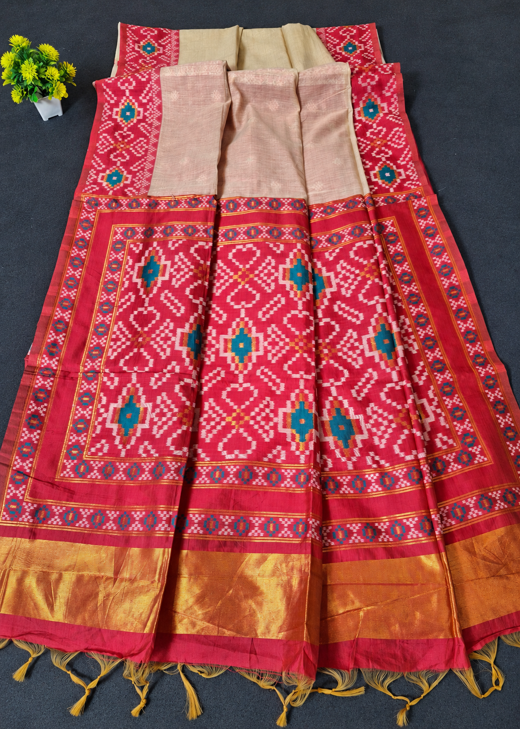 Ikkat Inspired Patola Soft Cotton Saree - Pink