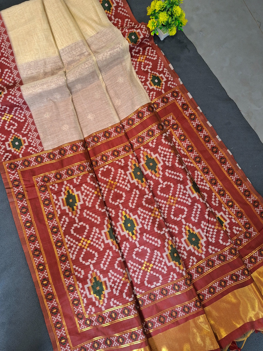 Ikkat Inspired Patola Soft Cotton Saree - Red