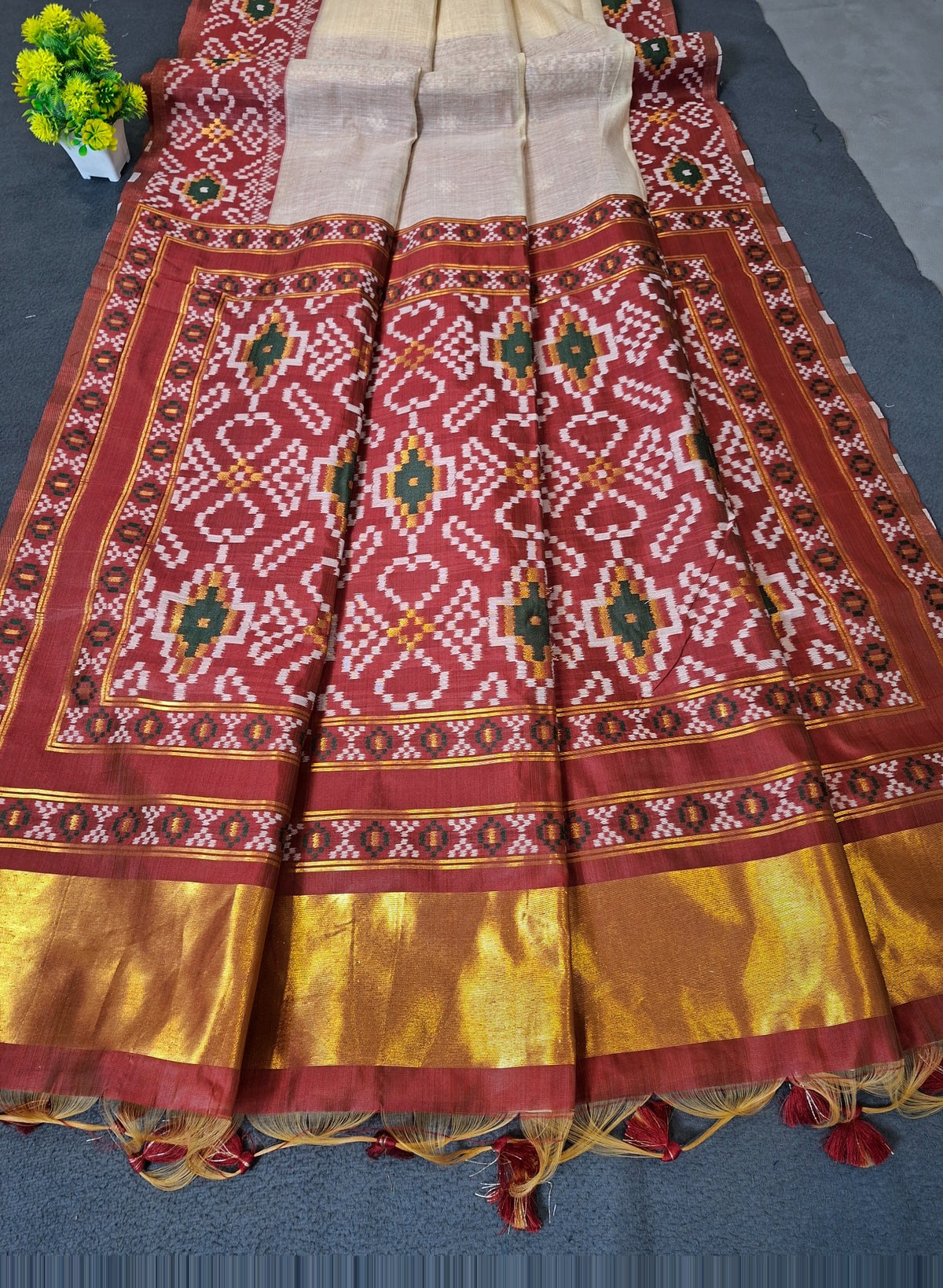 Ikkat Inspired Patola Soft Cotton Saree - Red