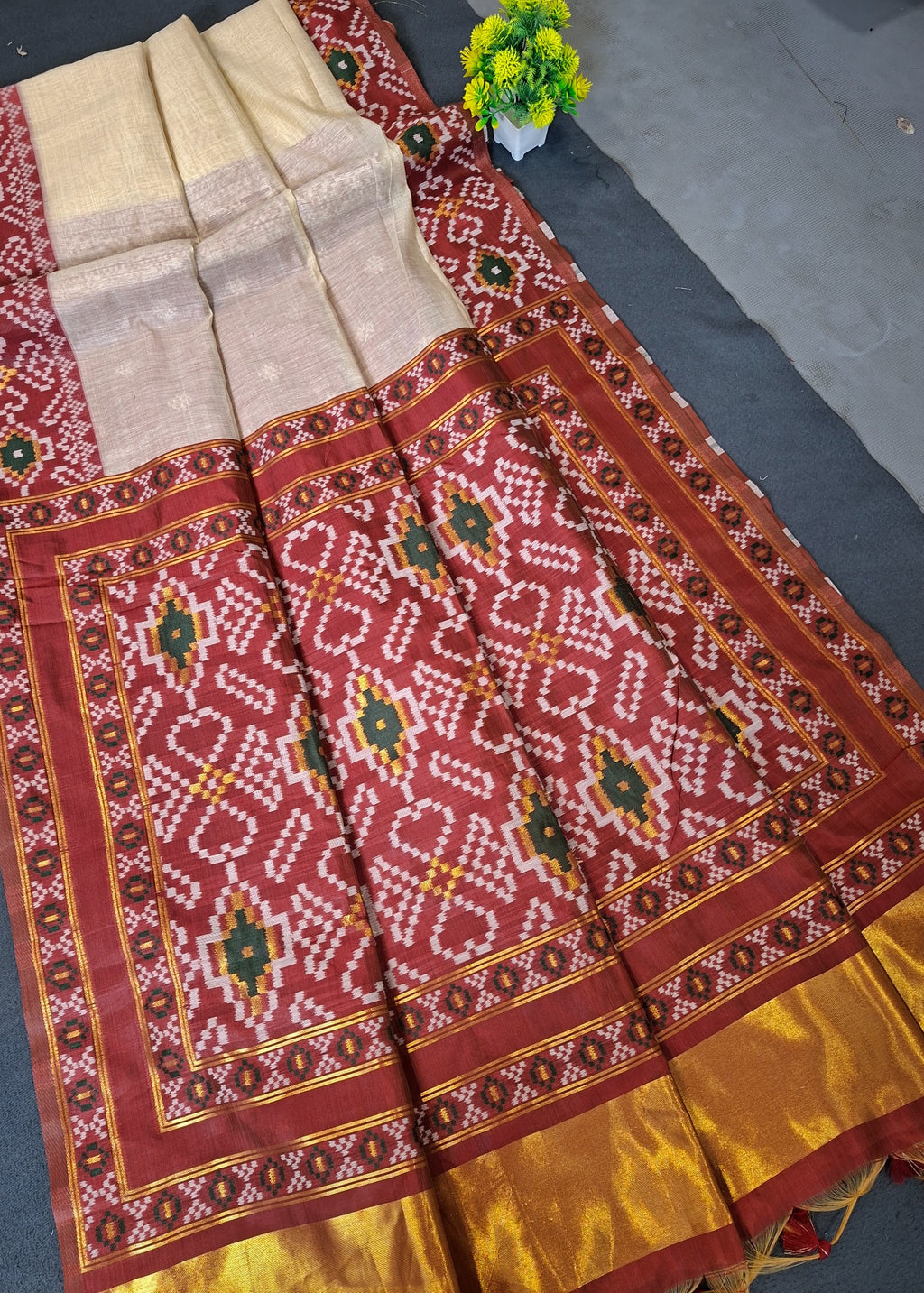 Ikkat Inspired Patola Soft Cotton Saree - Red